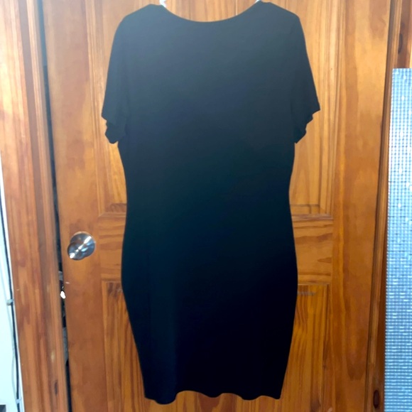 Black dress - Picture 2 of 2